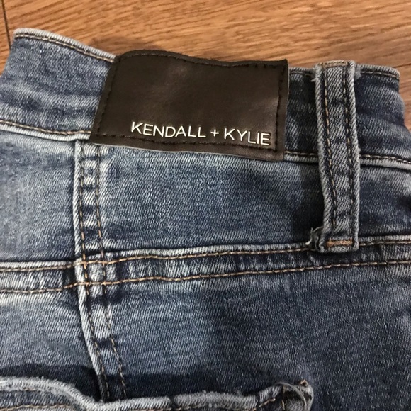 Women’s Kendall + Kylie Blue Jeans size 1 - Picture 2 of 2